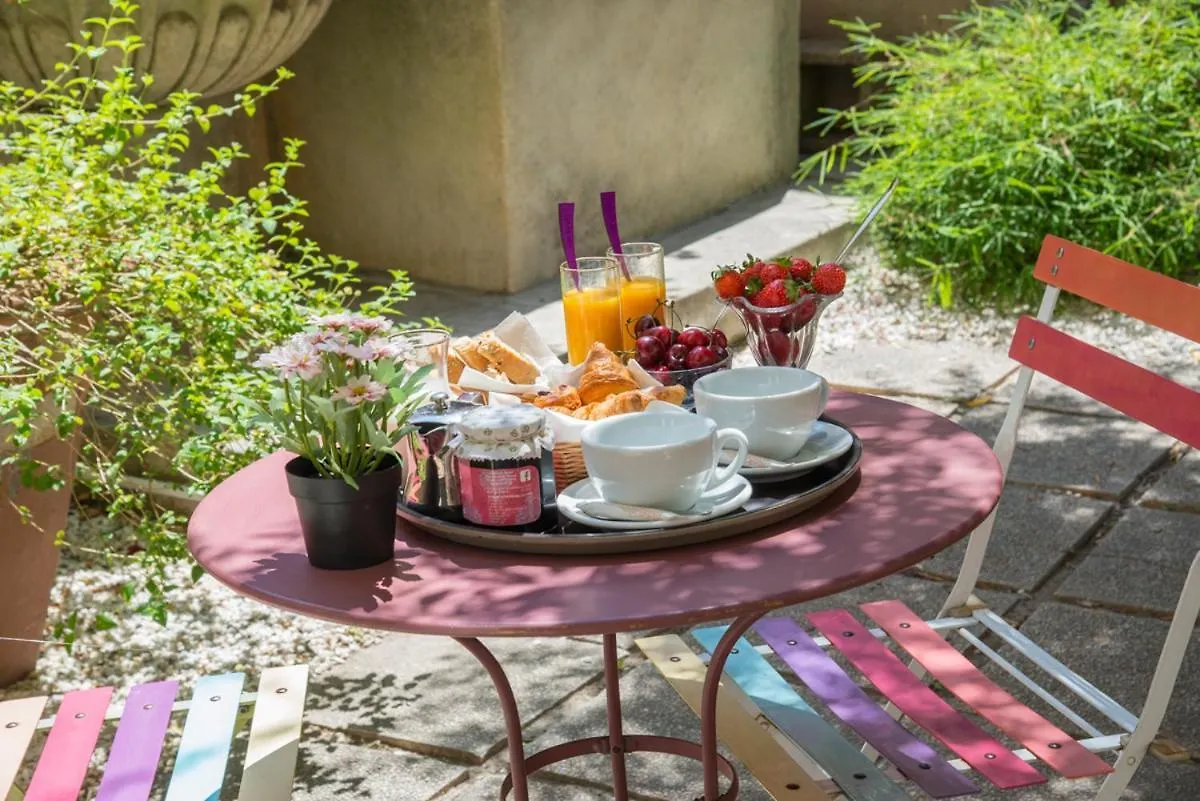 **  Hotel du Forum Carpentras France