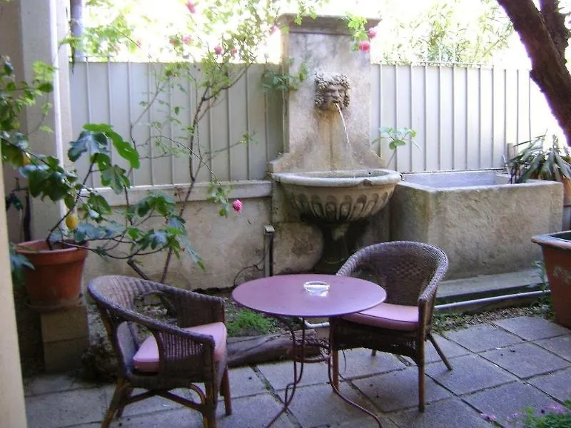 Hotel du Forum Carpentras 2*,